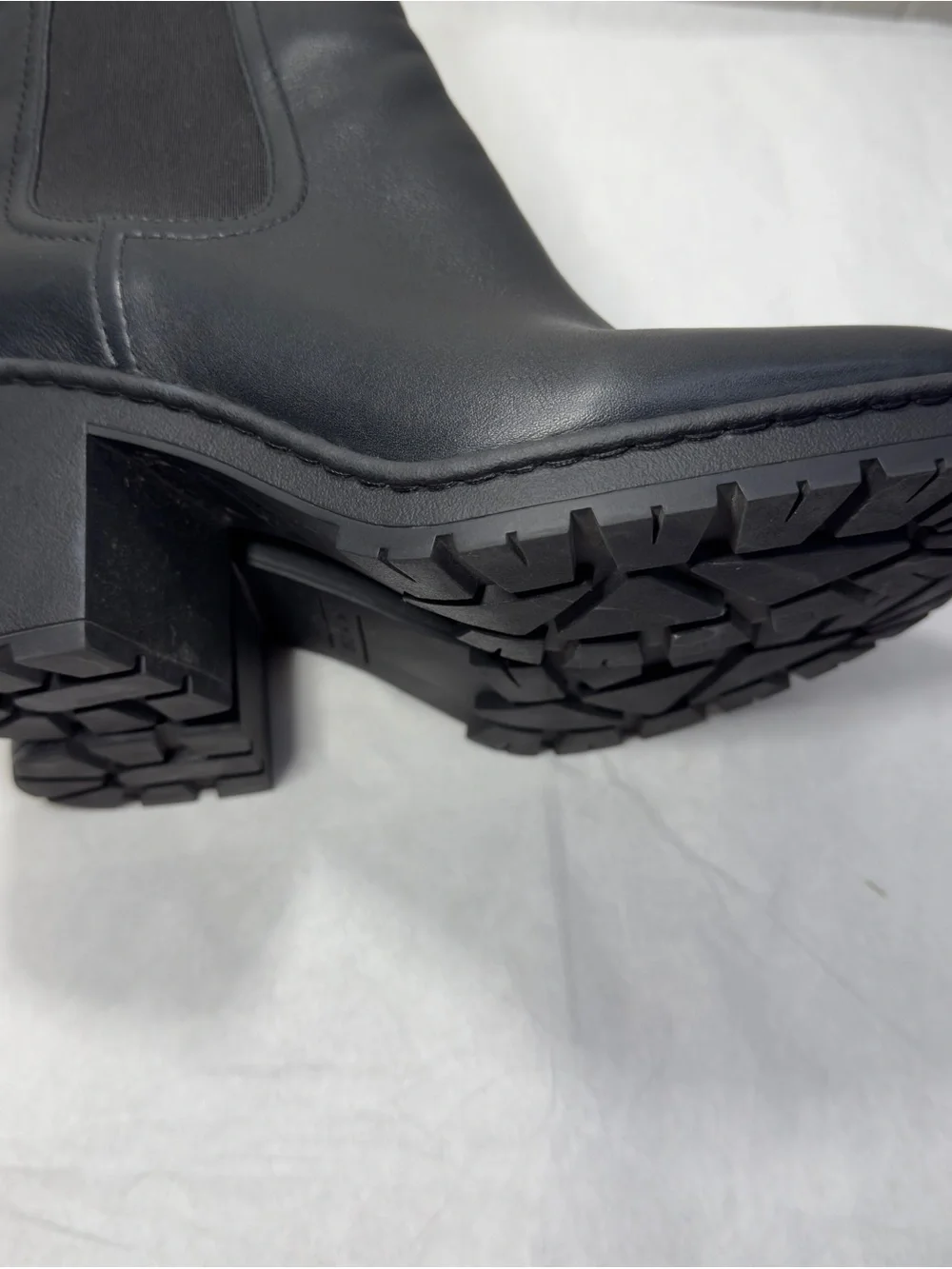 Vince Weatherproof Chelsea Boot Leather Black 7.5 Lug Soles 3” Heel Round Toe